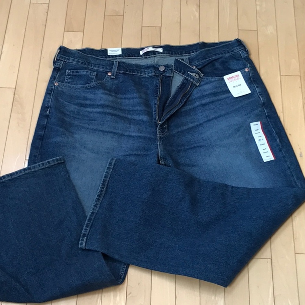 NEW NWT Men’s Signature Levi’s jeans 44 x 30 - dark denim